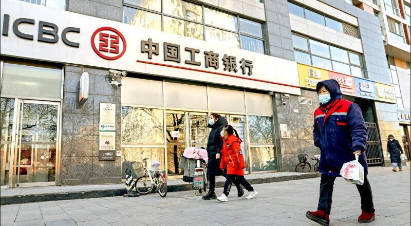 9000家银行网点消失,未来还会更惨?