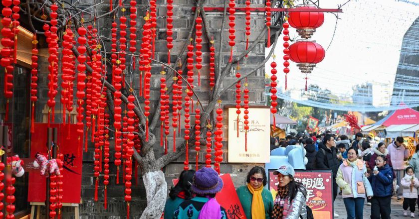 陆元旦国内游达1.42亿人次 总花费逾3800亿元