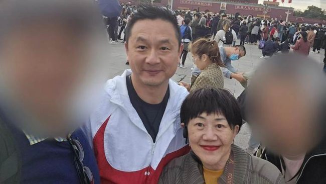 一名备受信任的高级警官，如何成为外国政府的“把门人”